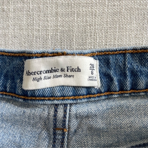 Abercrombie & Fitch High Rise Mom Shorts Size 28 Distressed Denim Shorts - Picture 6 of 6